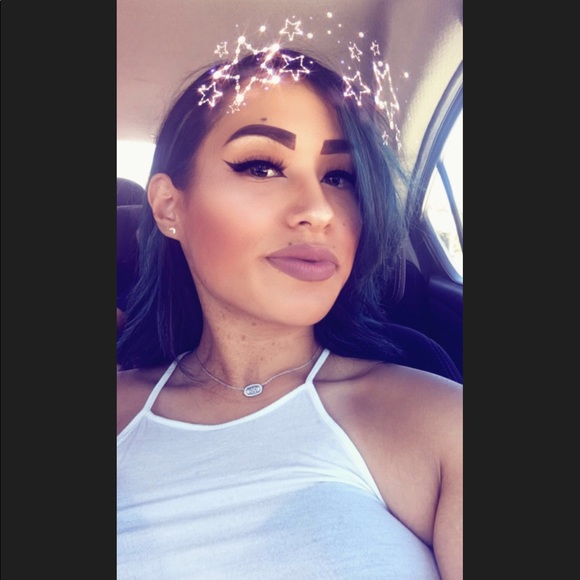 Meet your Posher, Aurora - Picture 7 of 8